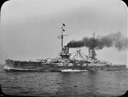 Bundesarchiv_DVM_10_Bild-23-61-83,_Linienschiff_ SMS_Kaiser .jpg